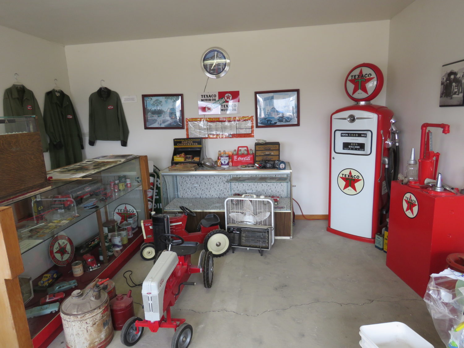 The Rush Collection - Ford Collector Vehicles & Memorabilia - image 12