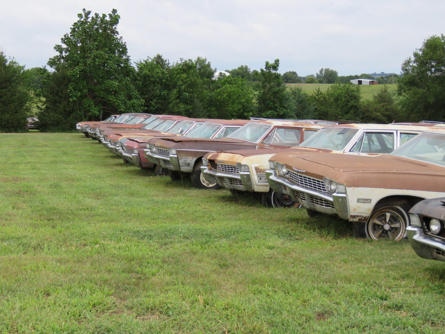 Approx. 300 GM Classic Cars- Impalas, Tri-Five & More! The Robinson Chevrolet Collection Live Onsite & Online! - image 21