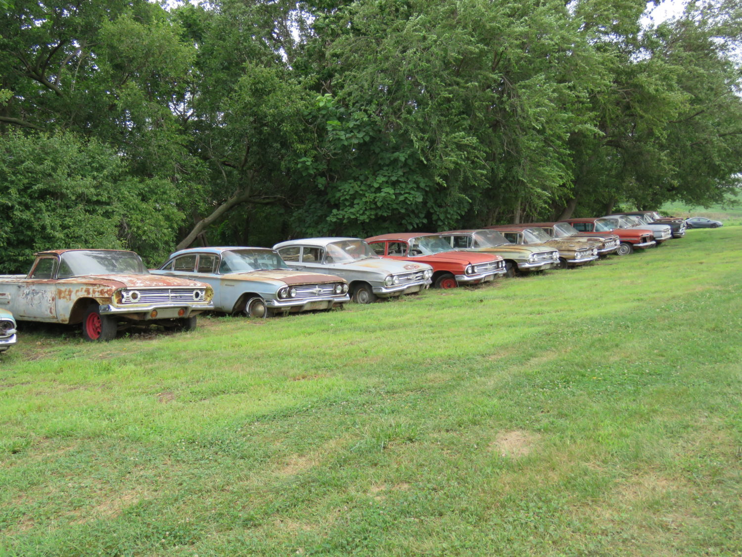 Approx. 300 GM Classic Cars- Impalas, Tri-Five & More! The Robinson Chevrolet Collection Live Onsite & Online! - image 32