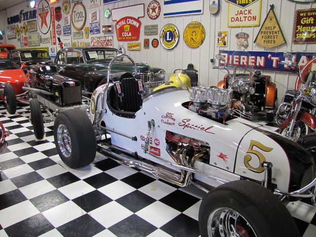 Collector Cars-Trucks, Antique Tractors, Vintage Race Cars, The Twin Oaks #1 Auction - image 5
