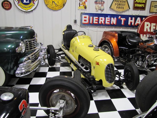 Collector Cars-Trucks, Antique Tractors, Vintage Race Cars, The Twin Oaks #1 Auction - image 6