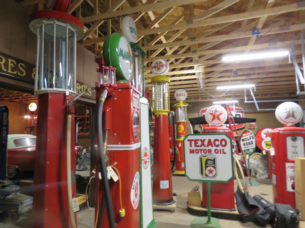 Amazing Dehn Collection- Texaco Signs, Gas Pumps, Oil Cans, Classic Cars & More!  - image 56