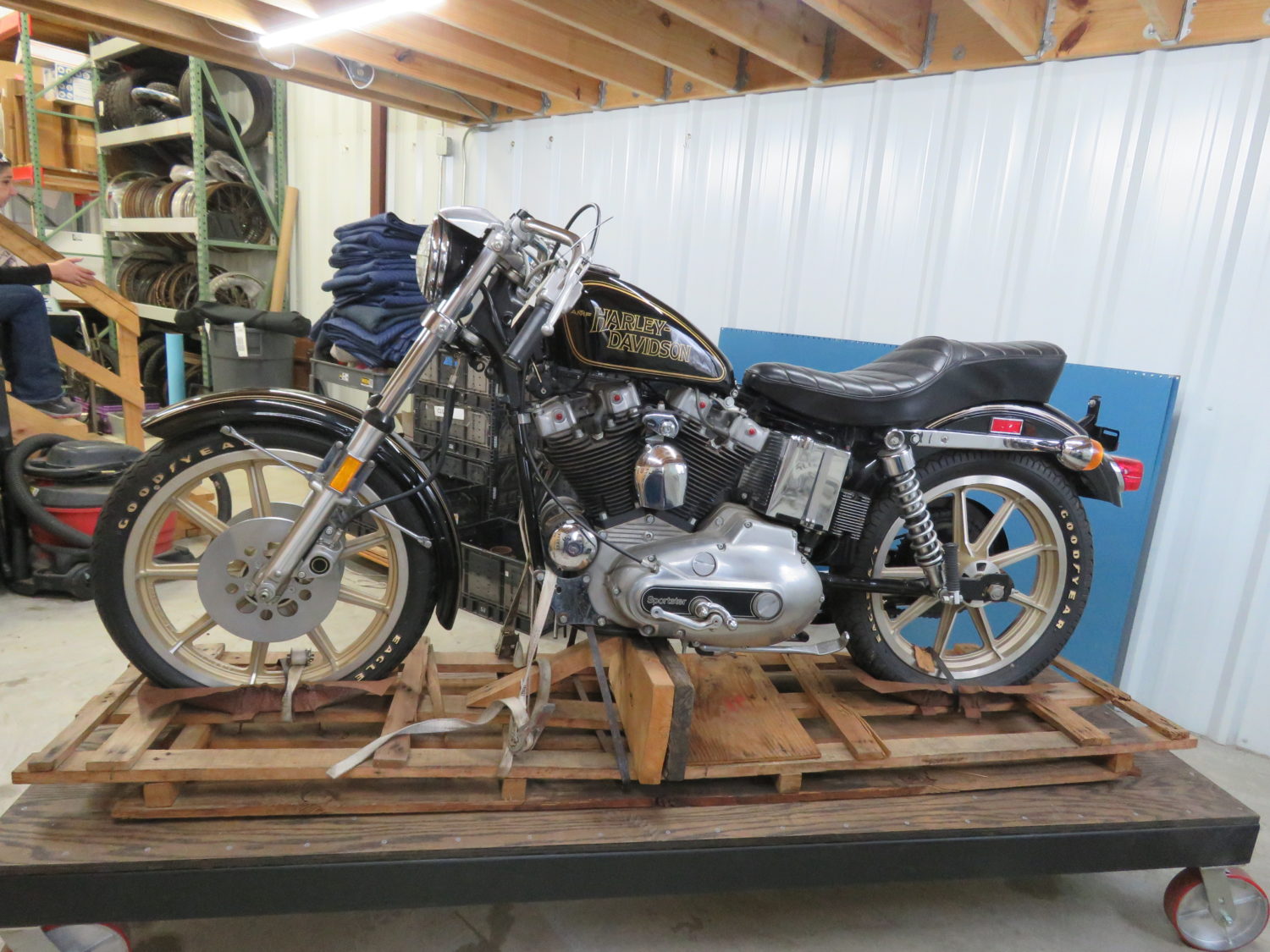 Vintage Harley Davidson Motorcycles & Parts Auction- The Jon Neuman Vintage Harley Davidson Collection  - image 8