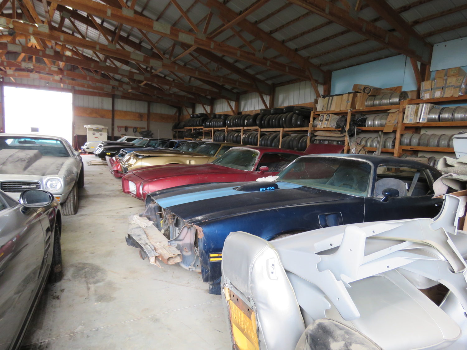 Amazing Trans Am & Pontiac Cars and Parts Hoard! The Kansas Collection - image 10