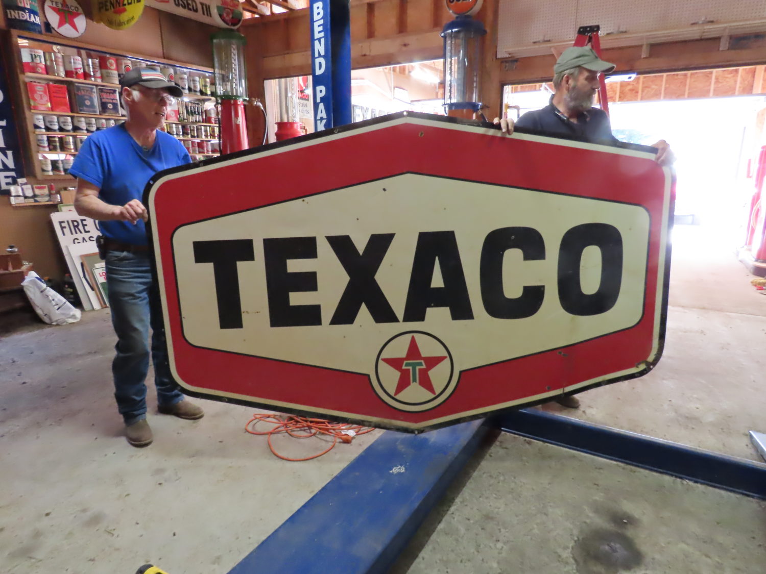 Amazing Dehn Collection- Texaco Signs, Gas Pumps, Oil Cans, Classic Cars & More!  - image 18