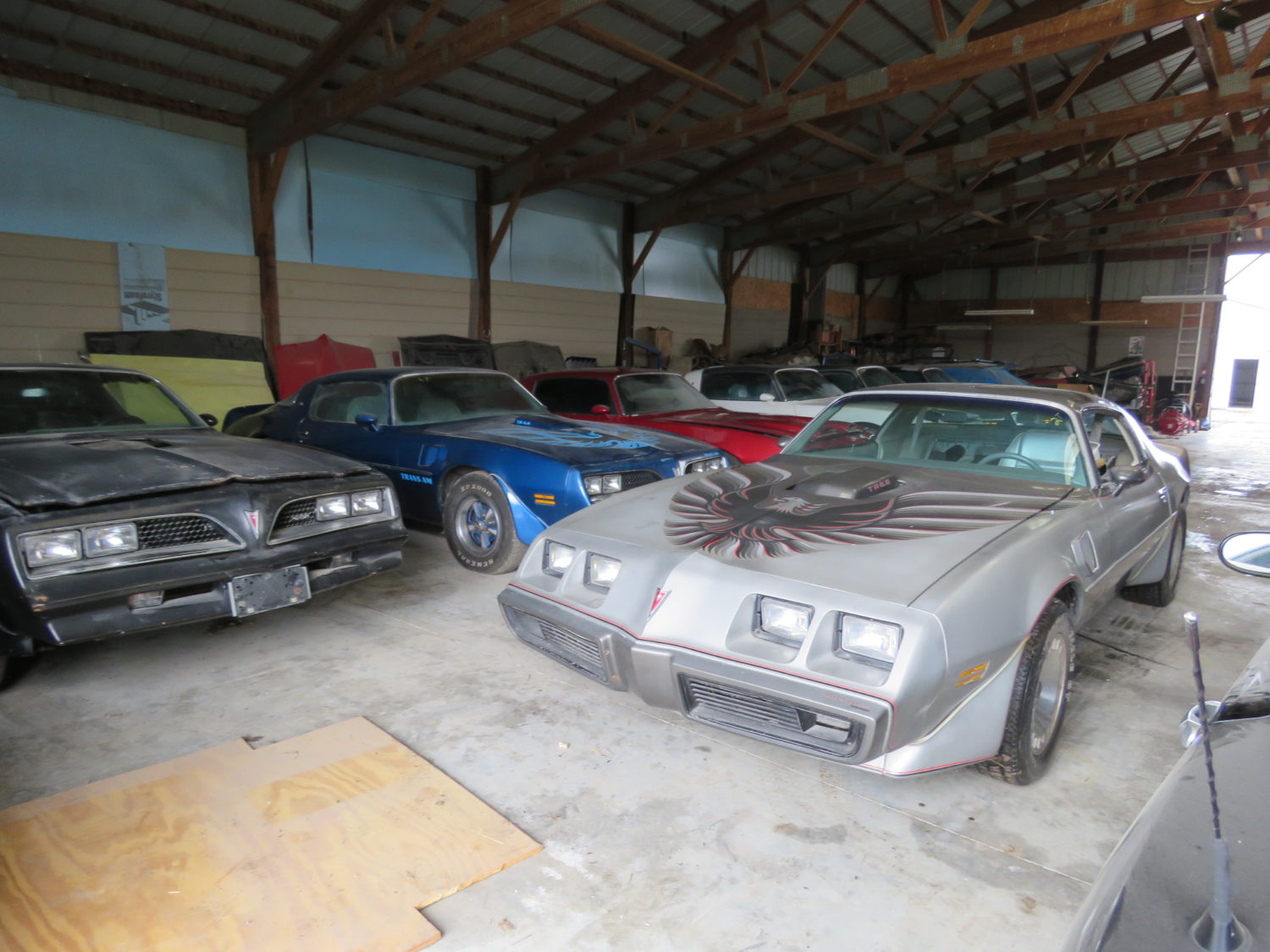 Amazing Trans Am & Pontiac Cars and Parts Hoard! The Kansas Collection - image 1