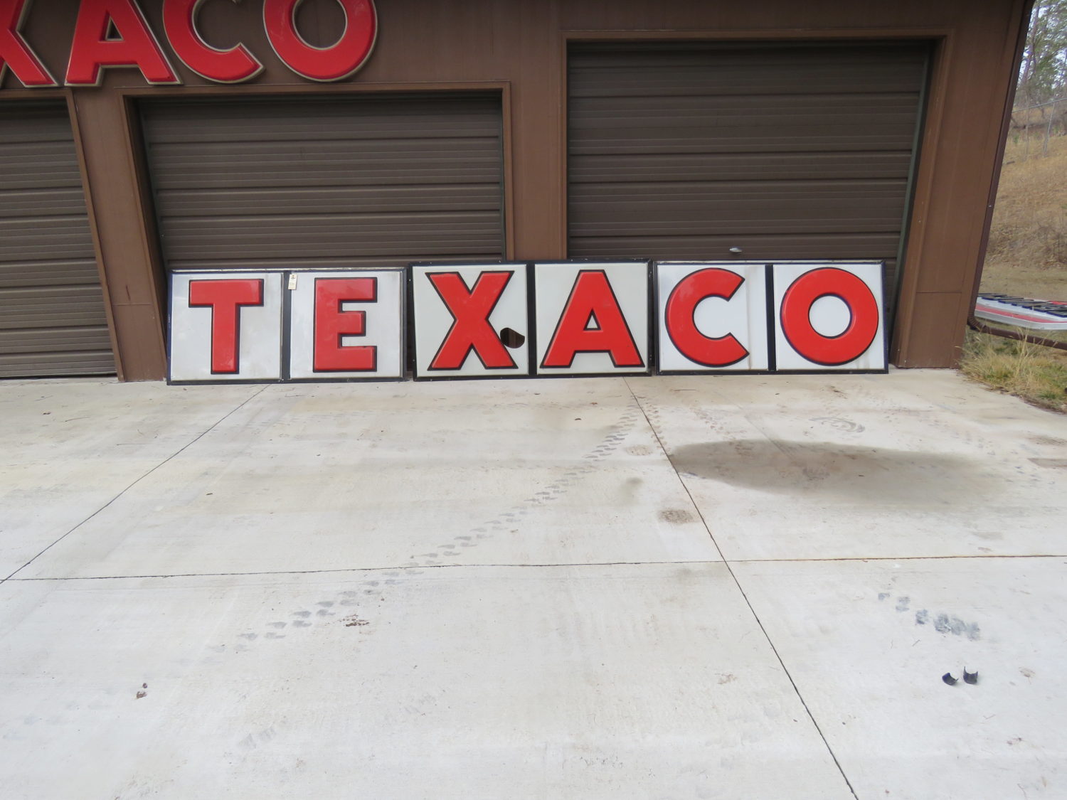 Amazing Dehn Collection- Texaco Signs, Gas Pumps, Oil Cans, Classic Cars & More!  - image 20