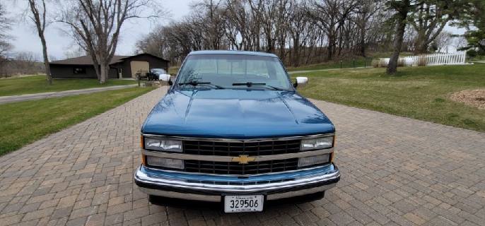1990 Chevrolet Silverado 1/2 ton Pickup - Image 2