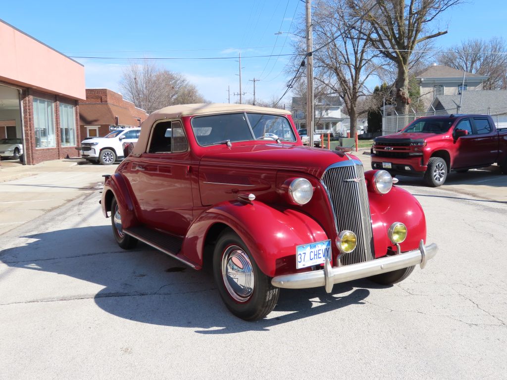 Rare 1953, 54, 55, & 63 Chevrolet Corvettes & More Classics at Auction! The Schildberg Collection - image 18