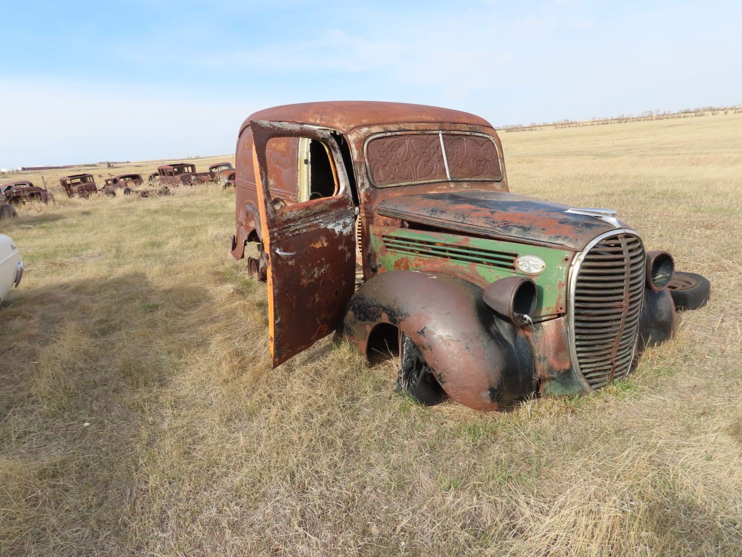 LIVE ONSITE & ONLINE! Approx. 300 Collector Cars, Parts, & More! The Sagaser Collection! June 7th, 2025 - image 43
