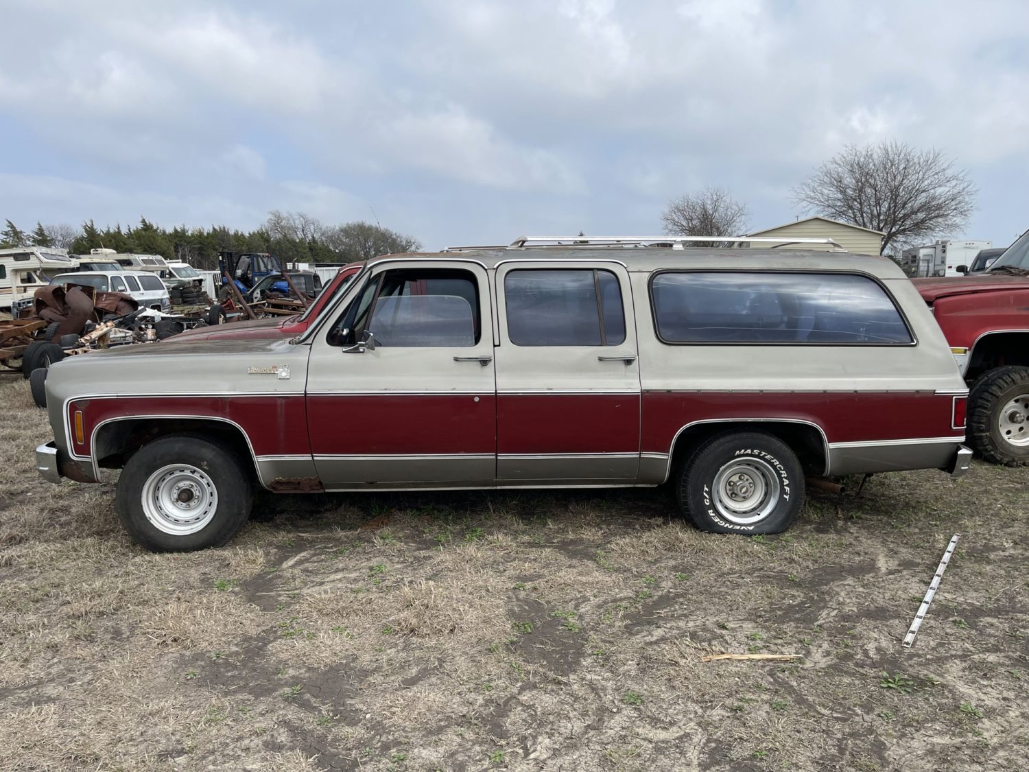 1976 Chevrolet Suburban  - Image 4