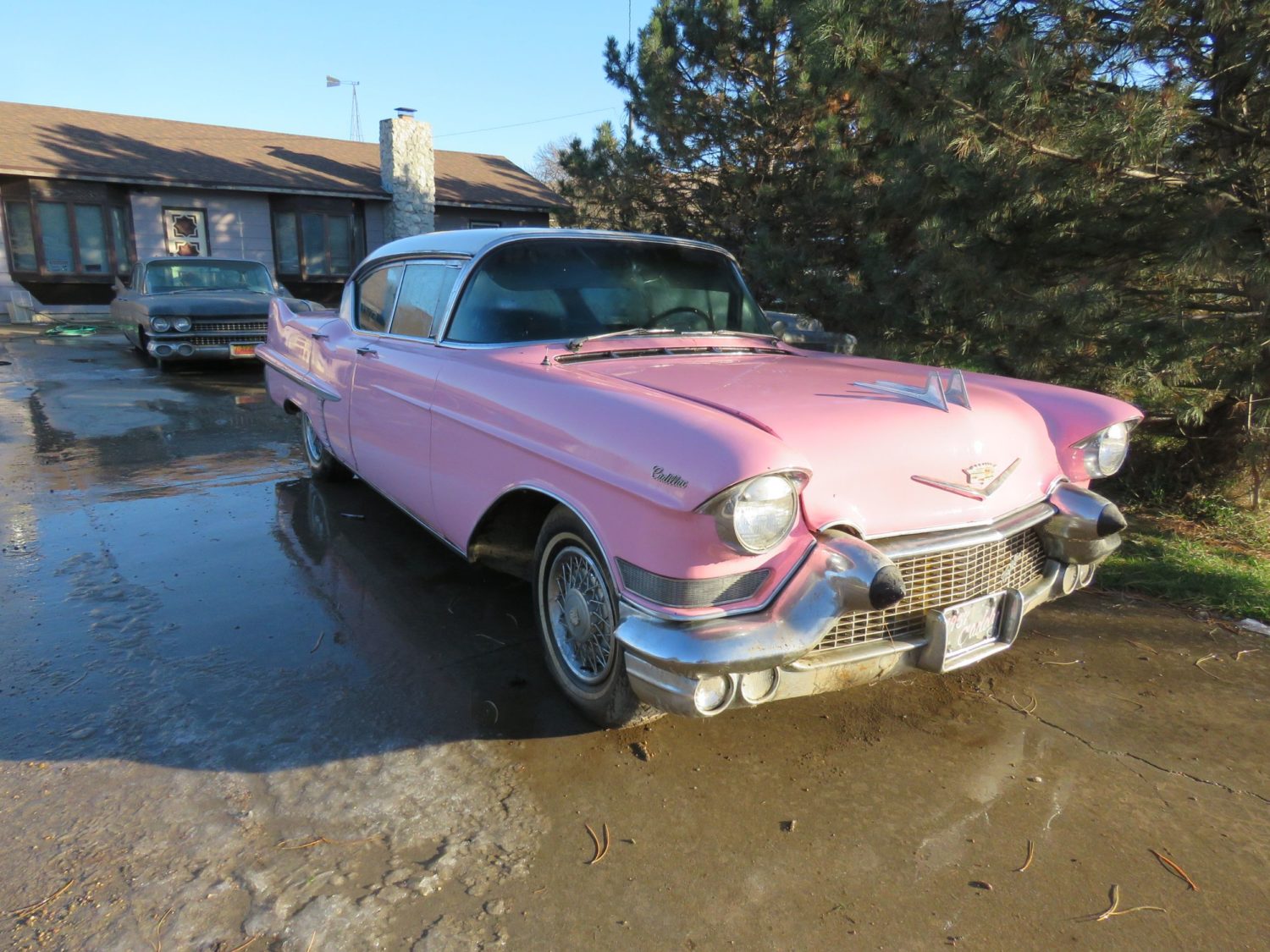 ONLINE ONLY AUCTION!  Cadillacs, Scooters, & More Collector Cars! Bidding Ends 12-2-18!  - image 7