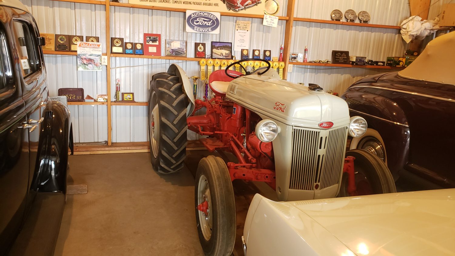 Fabulous Collector Cars, Antique Tractors, Memorabilia & More! The Krinke Collection - image 3