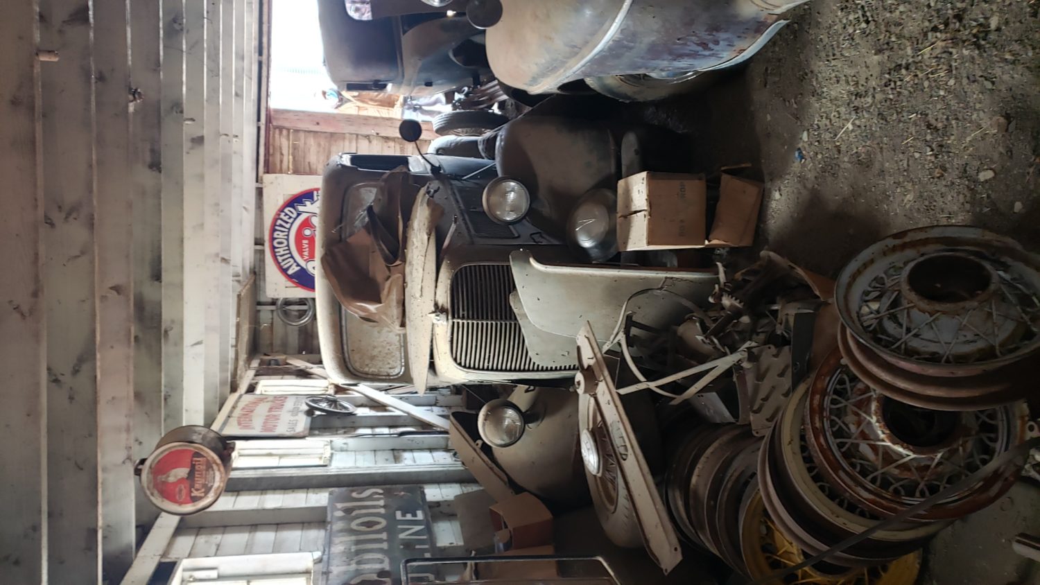 Fabulous Collector Cars, Antique Tractors, Memorabilia & More! The Krinke Collection - image 9