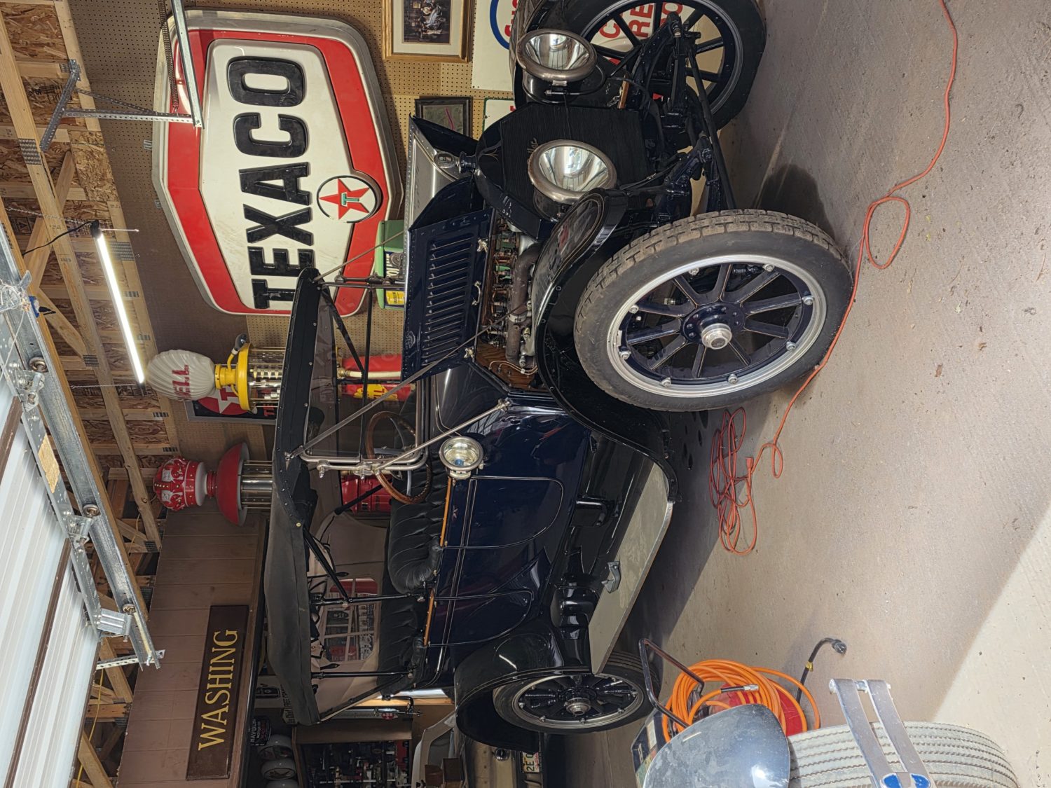 Amazing Dehn Collection- Texaco Signs, Gas Pumps, Oil Cans, Classic Cars & More!  - image 1