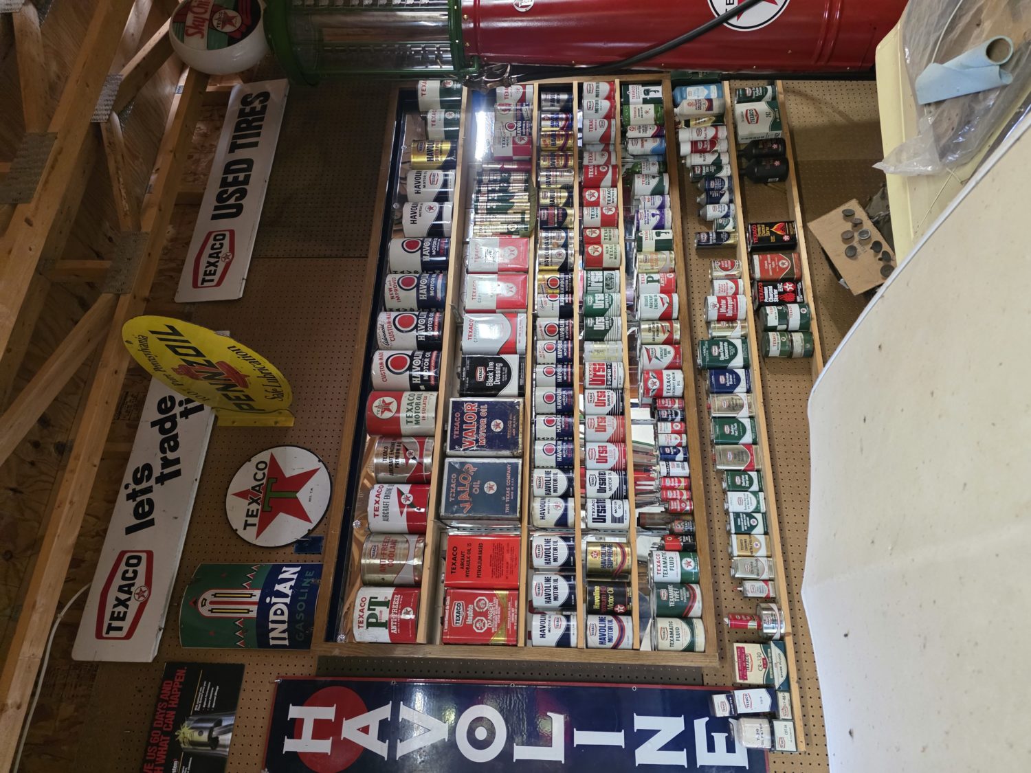 Amazing Dehn Collection- Texaco Signs, Gas Pumps, Oil Cans, Classic Cars & More!  - image 3