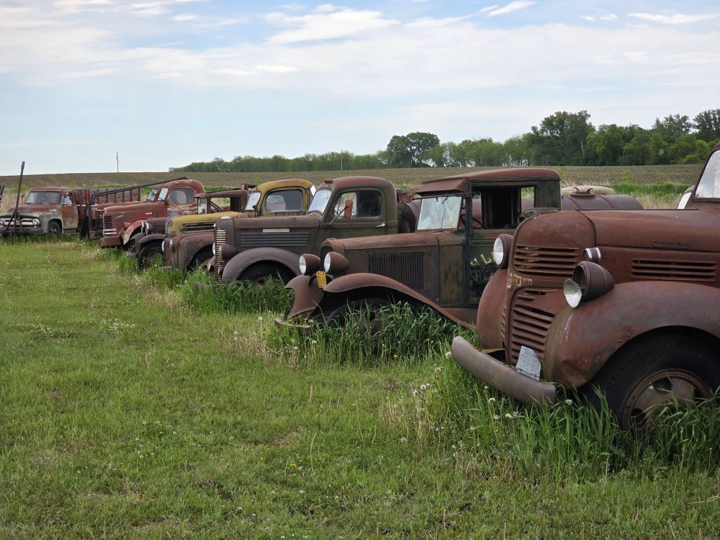 DAY 2- MAIN DAY! Approx. 300 Classic Trucks, Pickups, Cars! The Redwood County Truck & Car Collection! - image 26