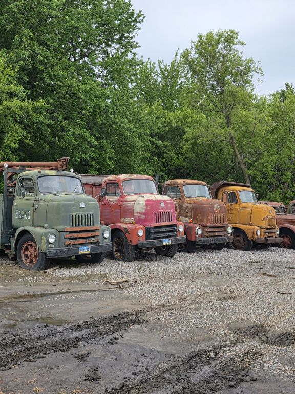 DAY 1-Approx. 100 Classics & Parts- HUGE Classic Car & Truck Auction- Redwood County Truck & Car Collection Auction - image 1