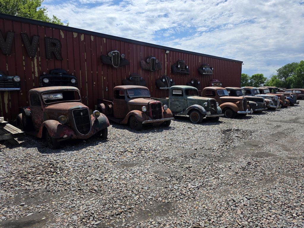 DAY 2- MAIN DAY! Approx. 300 Classic Trucks, Pickups, Cars! The Redwood County Truck & Car Collection! - image 28