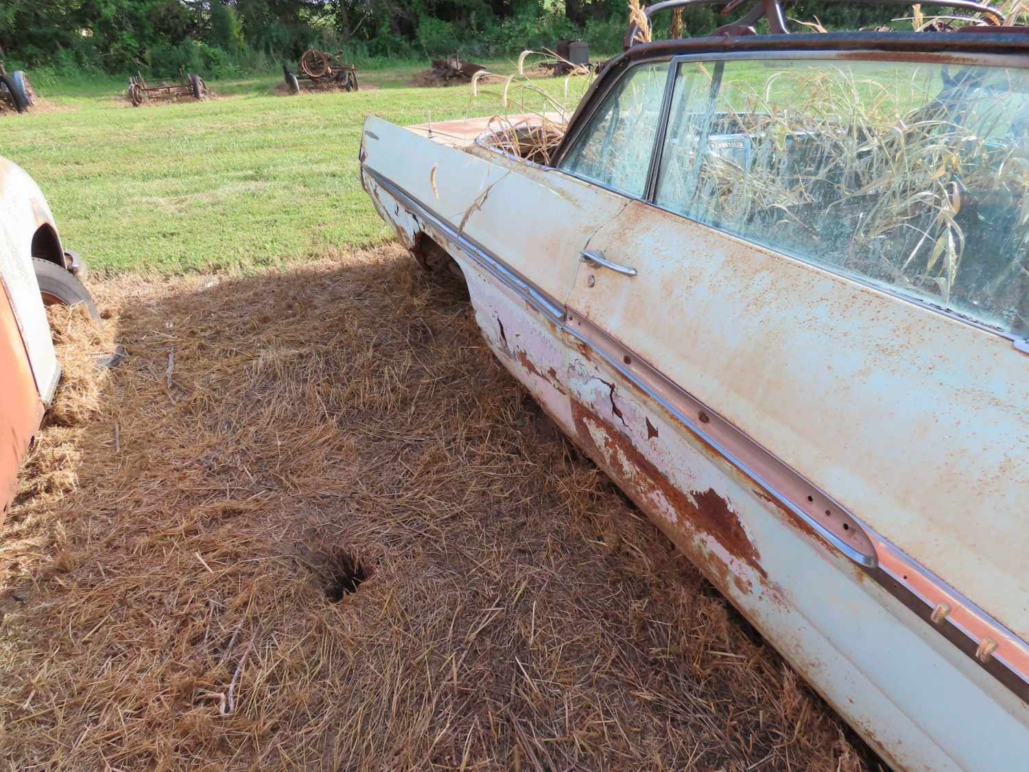 1960's Pontiac Bonneville for Project or Parts - Image 3