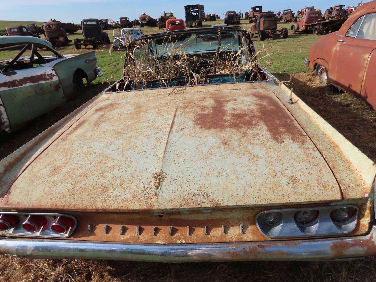 1960's Pontiac Bonneville for Project or Parts - Image 4