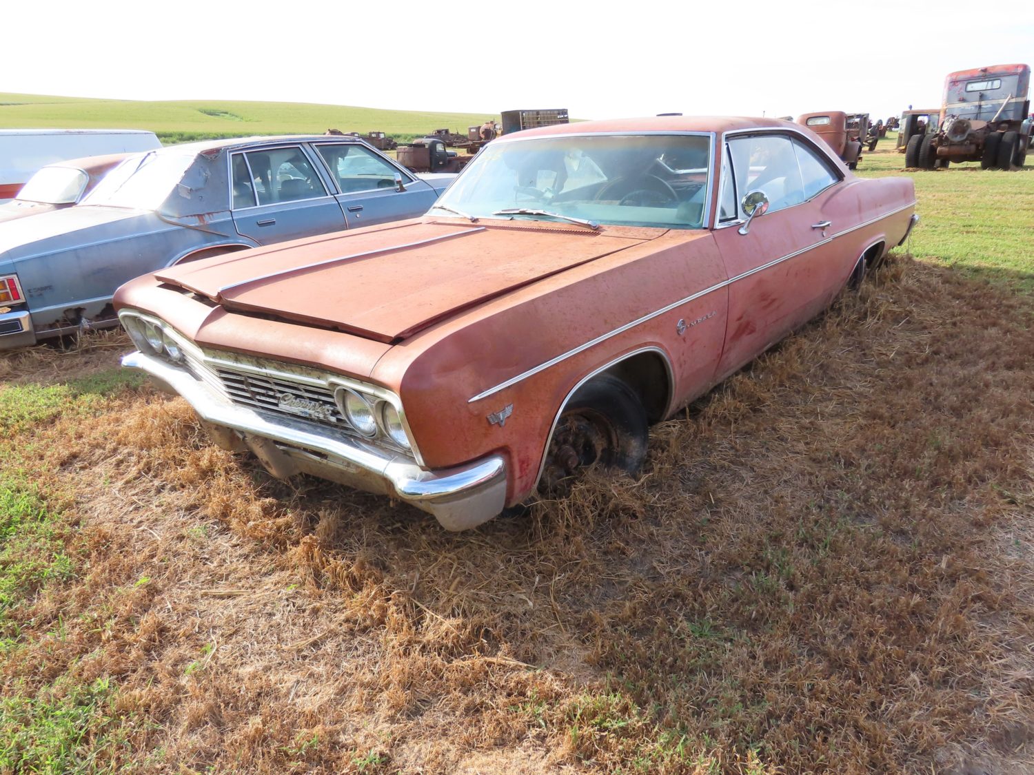 1966 Chevrolet Impala 2dr HT for Restore or Parts - Image 3