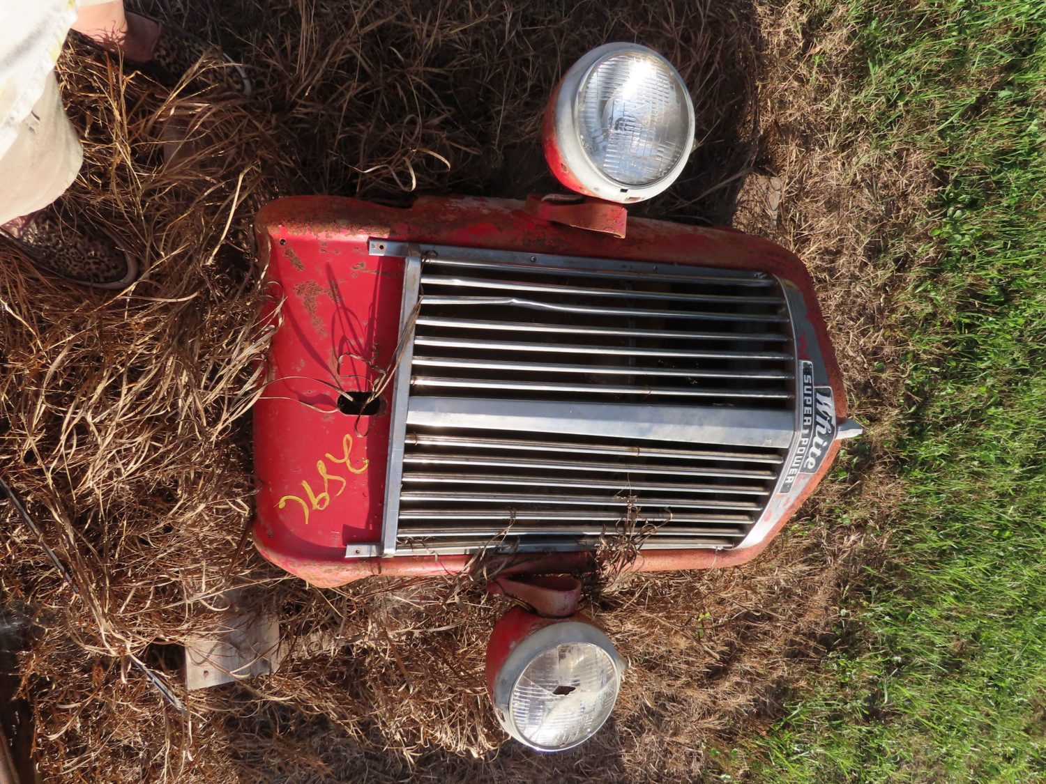 White Super White Truck Parts Group - Image 1