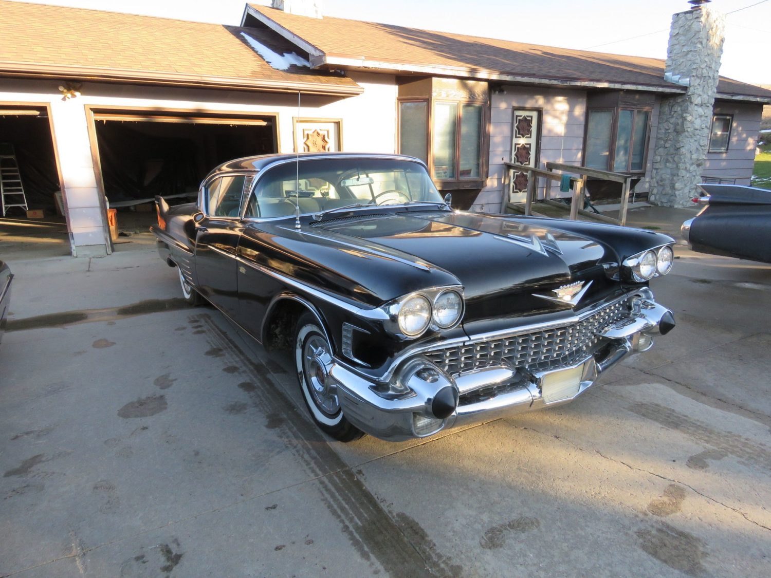 ONLINE ONLY AUCTION! Cadillacs, Scooters, & More Collector Cars! Bidding Ends 12-2-18! - image 8