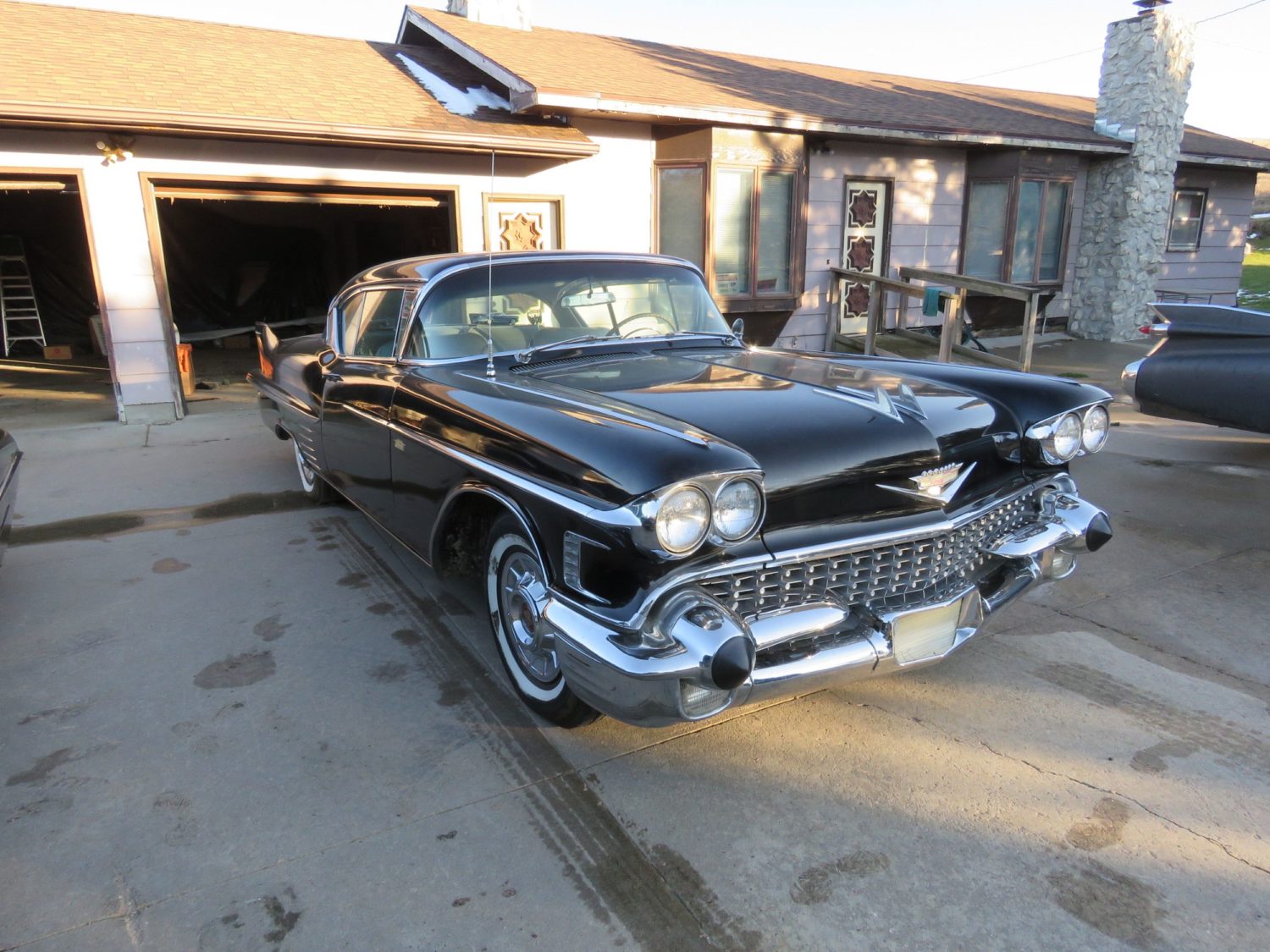 ONLINE ONLY AUCTION!  Cadillacs, Scooters, & More Collector Cars! Bidding Ends 12-2-18!  - image 8