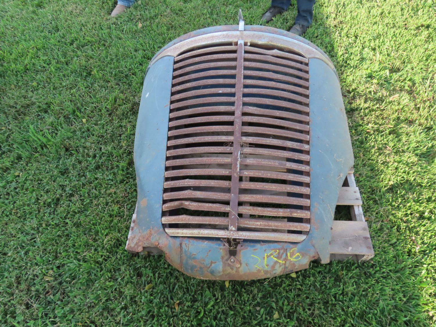 1930'S Chevrolet COE Grill - Image 1