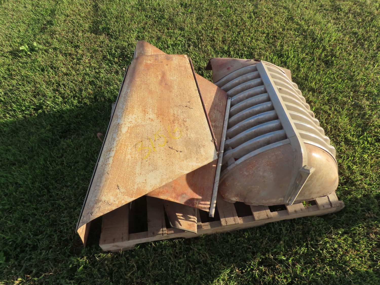 Diamond T Parts Group - Image 1