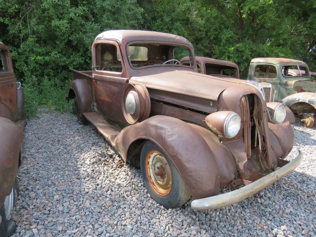 DAY 1-Approx. 90 Classics & Parts- HUGE Classic Car & Truck Auction- Redwood County Truck & Car Collection Auction - image 8
