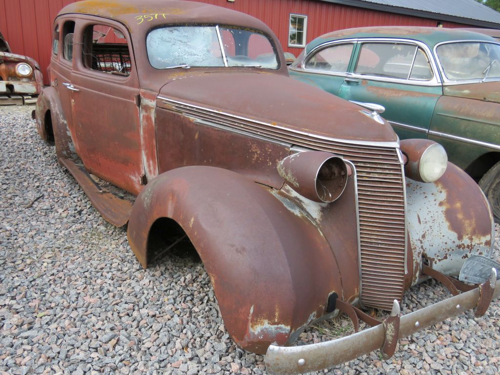 DAY 1-Approx. 90 Classics & Parts- HUGE Classic Car & Truck Auction- Redwood County Truck & Car Collection Auction - image 16