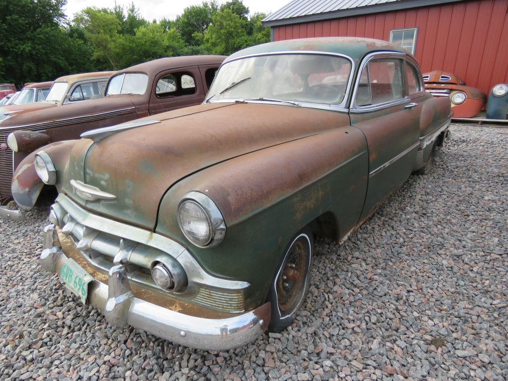 DAY 1-Approx. 90 Classics & Parts- HUGE Classic Car & Truck Auction- Redwood County Truck & Car Collection Auction - image 17
