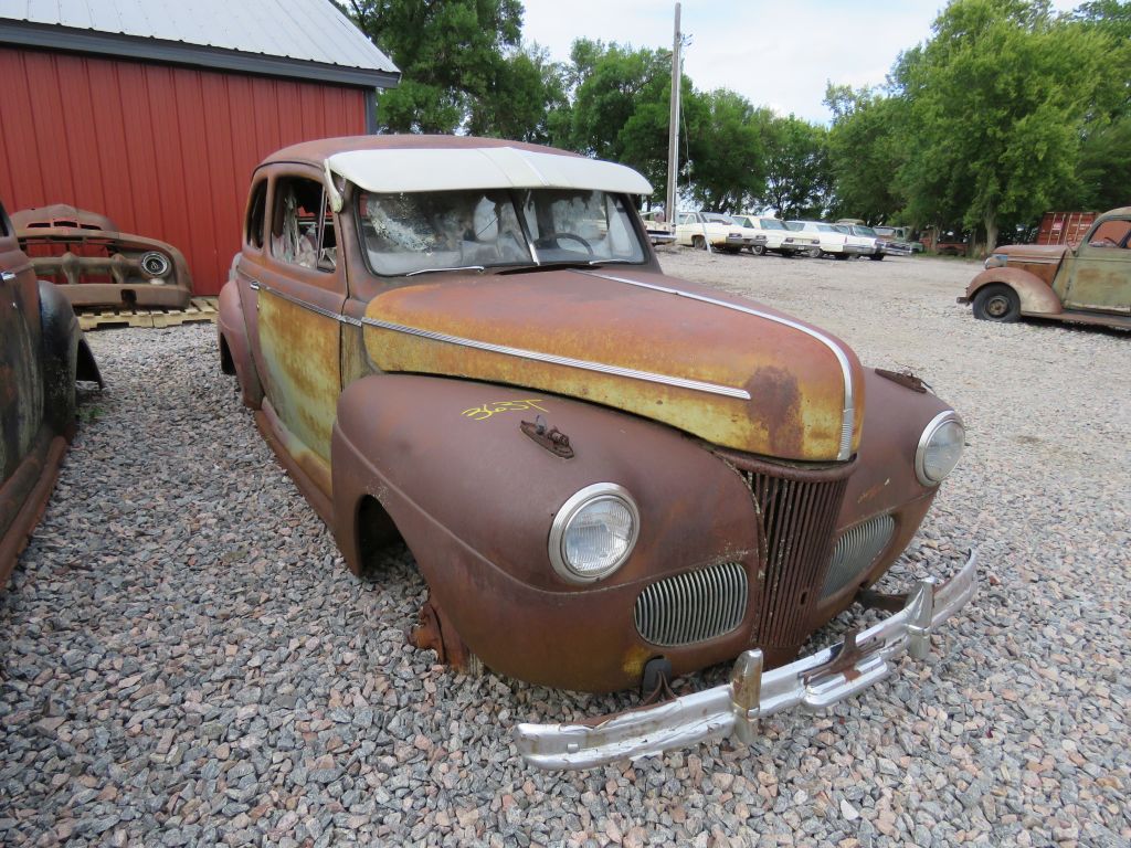 DAY 1-Approx. 90 Classics & Parts- HUGE Classic Car & Truck Auction- Redwood County Truck & Car Collection Auction - image 19