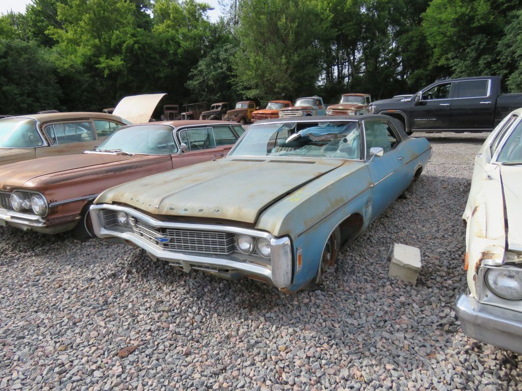DAY 1-Approx. 90 Classics & Parts- HUGE Classic Car & Truck Auction- Redwood County Truck & Car Collection Auction - image 21