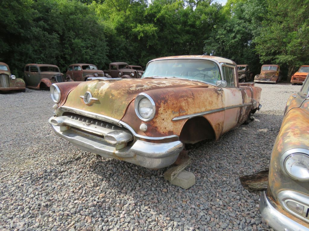 DAY 1-Approx. 90 Classics & Parts- HUGE Classic Car & Truck Auction- Redwood County Truck & Car Collection Auction - image 24
