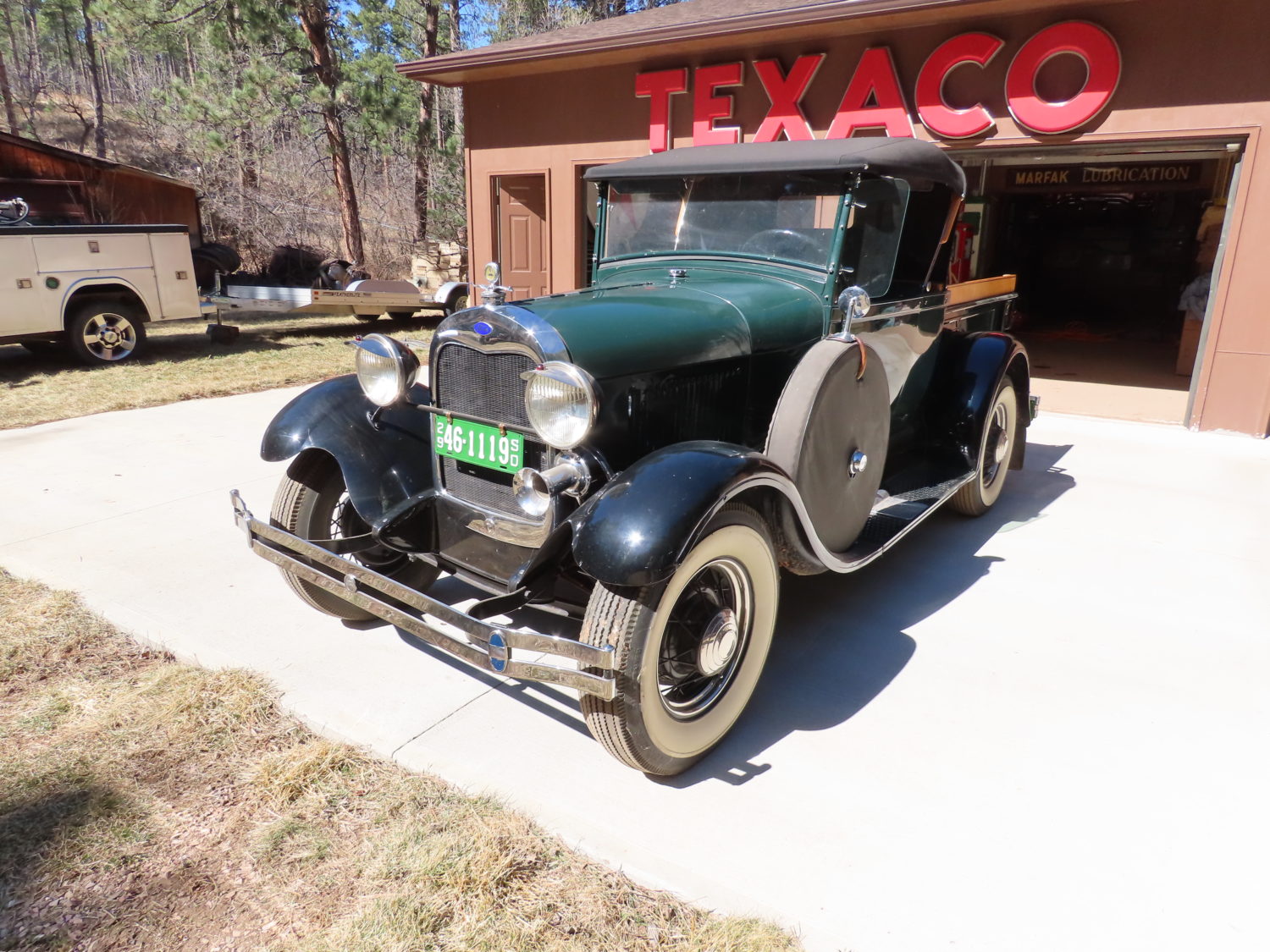 Amazing Dehn Collection- Texaco Signs, Gas Pumps, Oil Cans, Classic Cars & More!  - image 4