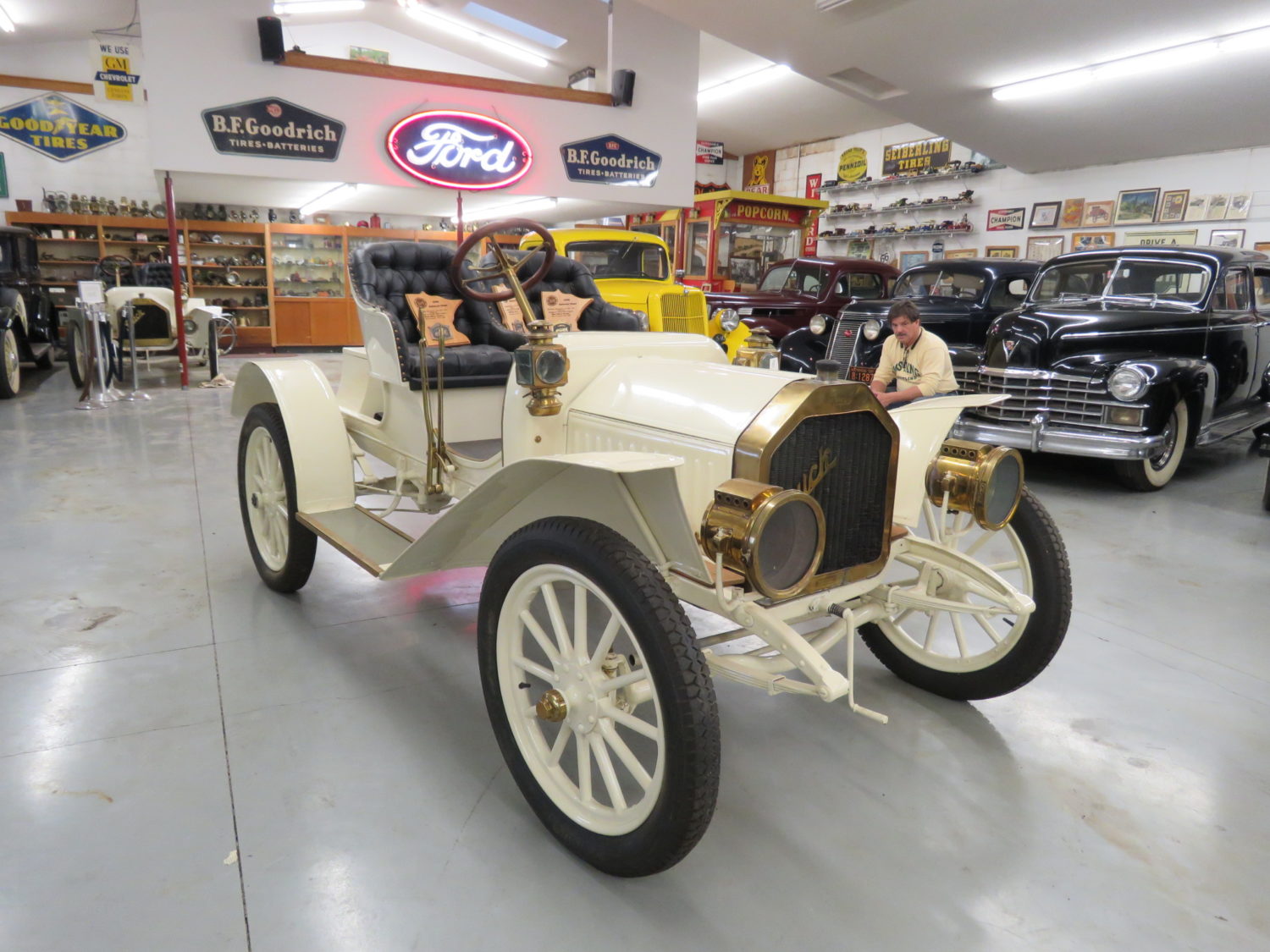 Rare and Beautiful Collector Cars, Parts, Memorabilia & More.. The Pellow Collection - image 5