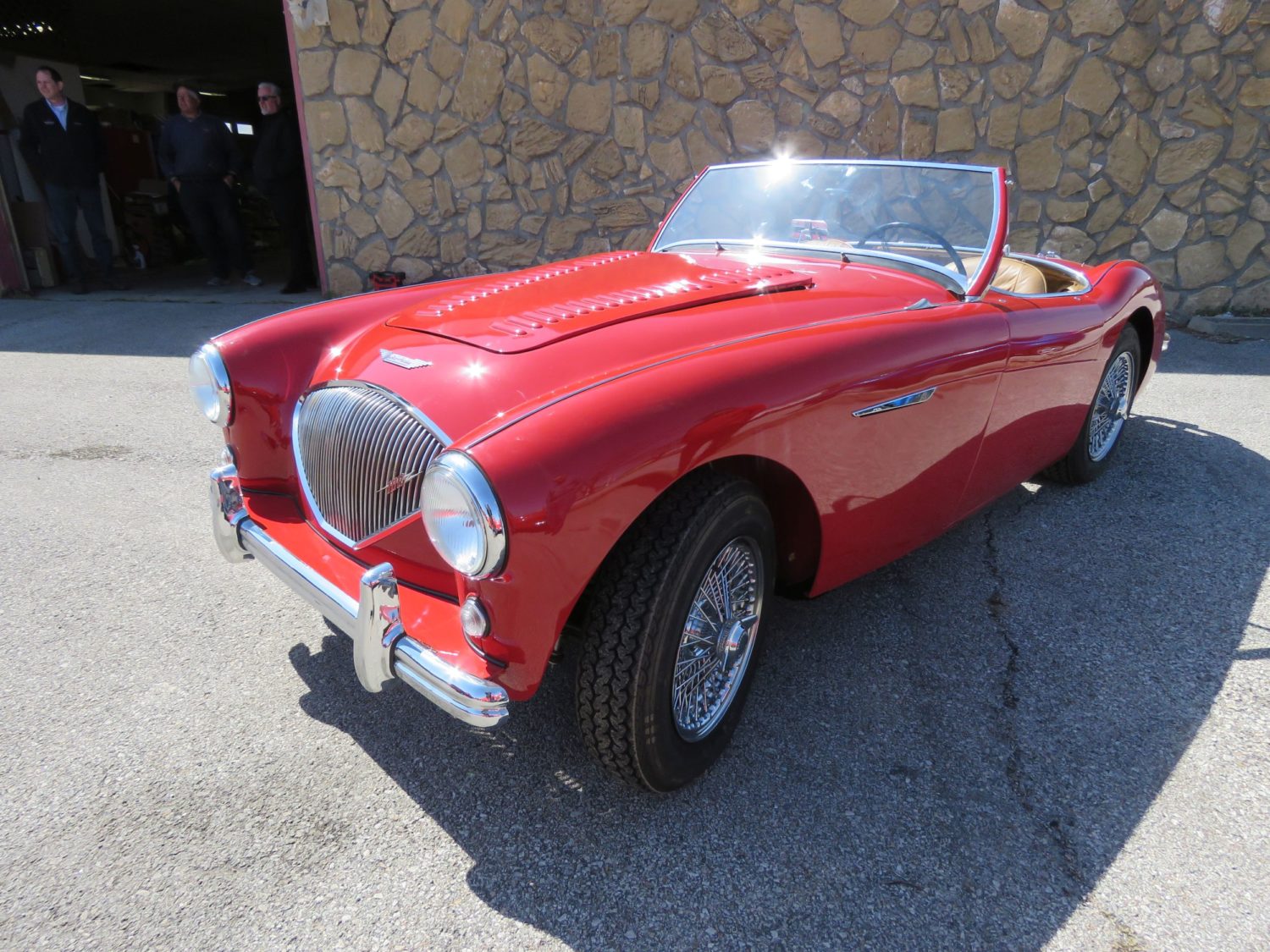 ONLINE ONLY- Import Roadsters, Diamond T Truck, and American Classics.. The Kupchin collection - image 4