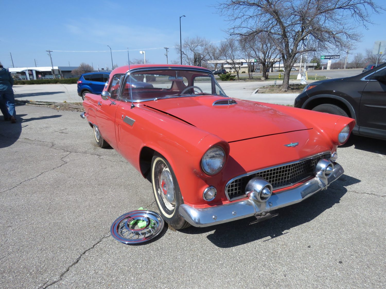 ONLINE ONLY- Import Roadsters, Diamond T Truck, and American Classics.. The Kupchin collection - image 7
