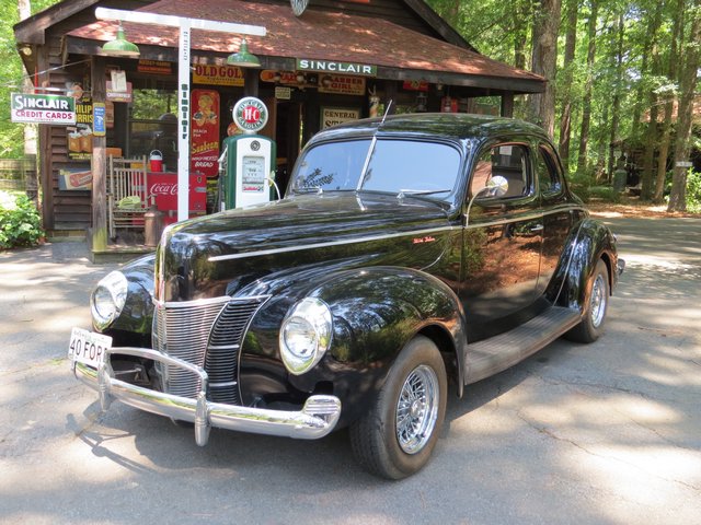 Amazing Collector Cars- Gas & Oil-Pumps & Signs & More The McAvoy Collection - image 3