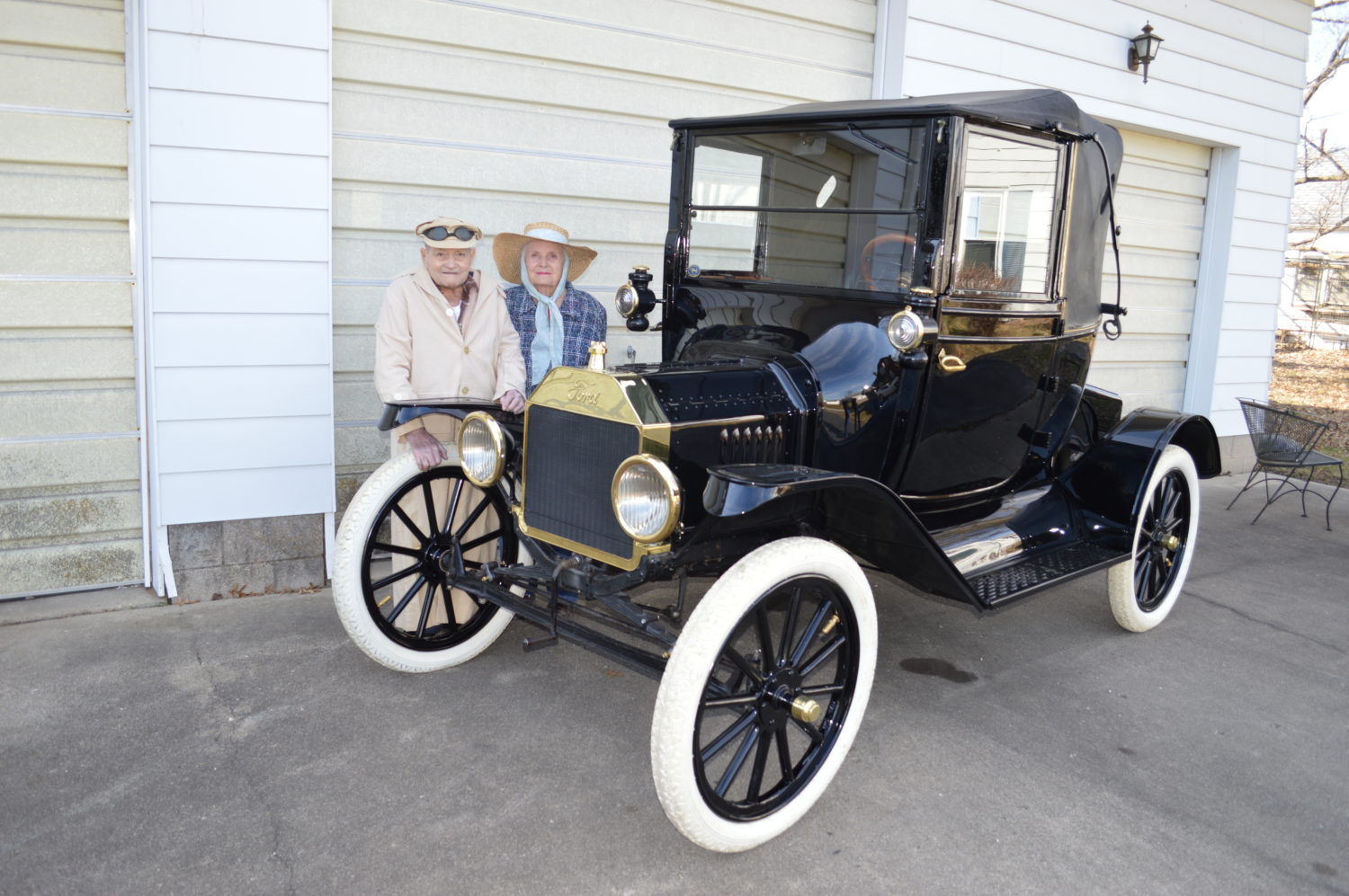 Rare & Early Ford Model T Cars, Parts, Buggies and More! The Jim & LuLu Finney Collection - image 2