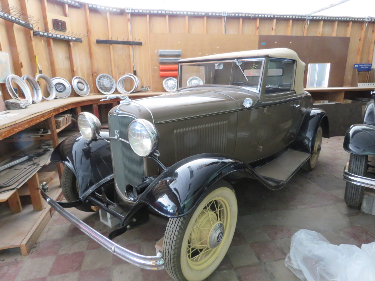 Get Ready! See you There! Bob Regehr Collection! 130 plus Vehicles! 20-1932 Fords and more American Classics! - image 14
