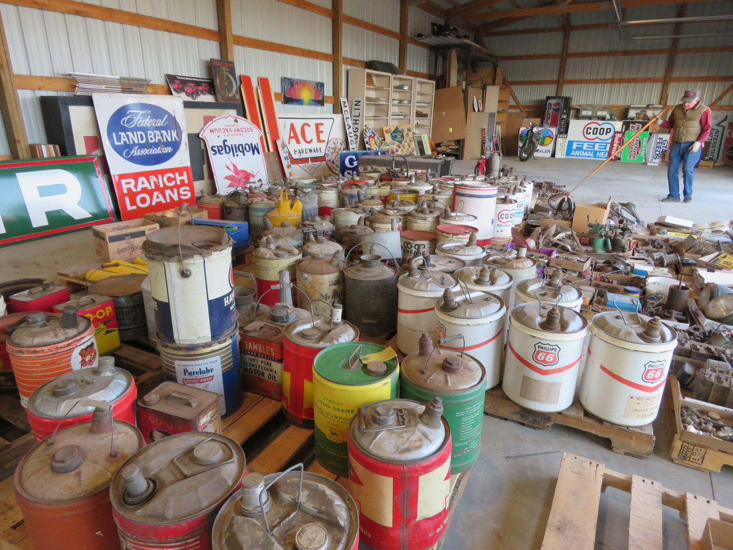 Day 2- Amazing Gas & Oil Petroliana! Signs, Pumps, & More- The Kerry Droog Collection - image 6