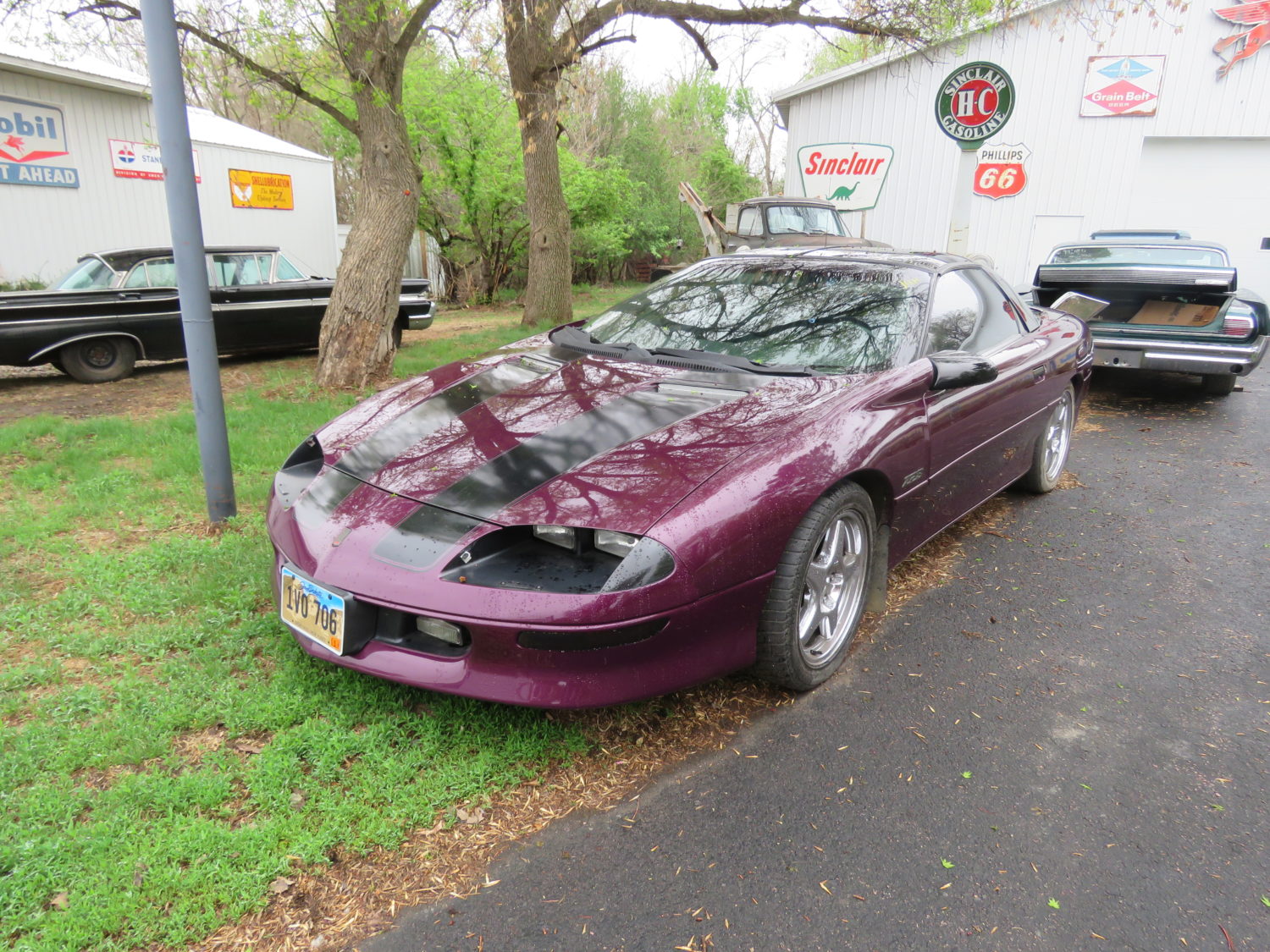 ONLINE ONLY! Larry Haug Collection- Collector Cars & Parts - image 12