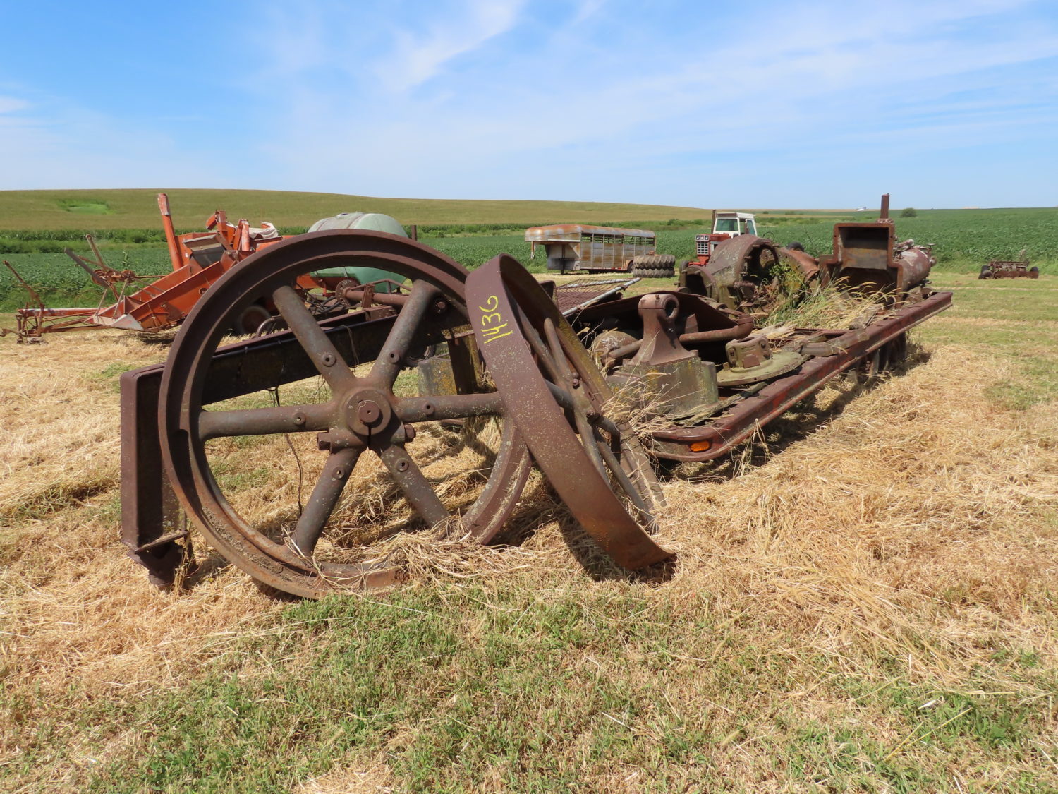 ONLINE ONLY! Antique Tractors, Vehicles, Parts & More! The Dennis Bates Collection - image 21