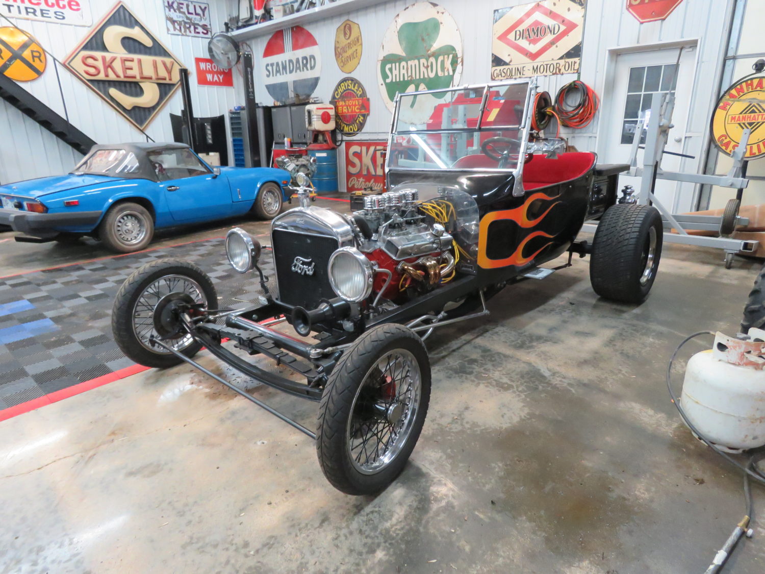 ONLINE ONLY! Larry Haug Collection- Collector Cars & Parts - image 8