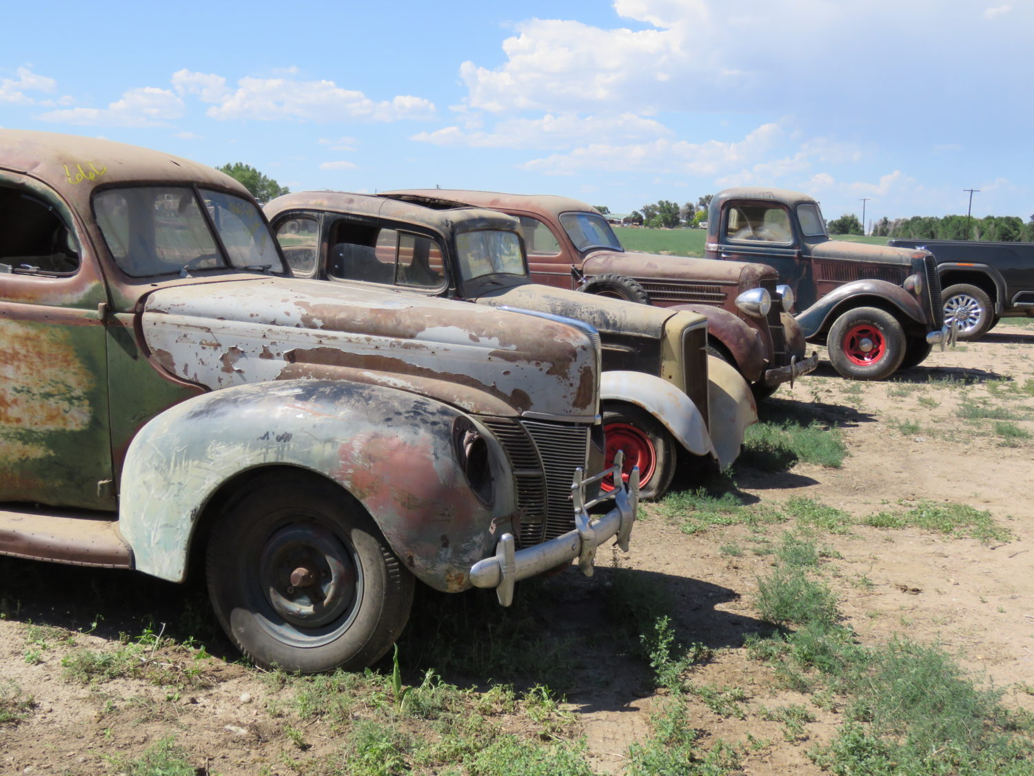 Amazing Classic Cars, Hot Rod Projects, Signs, Parts & More! The Born Family Estate Collection - image 9