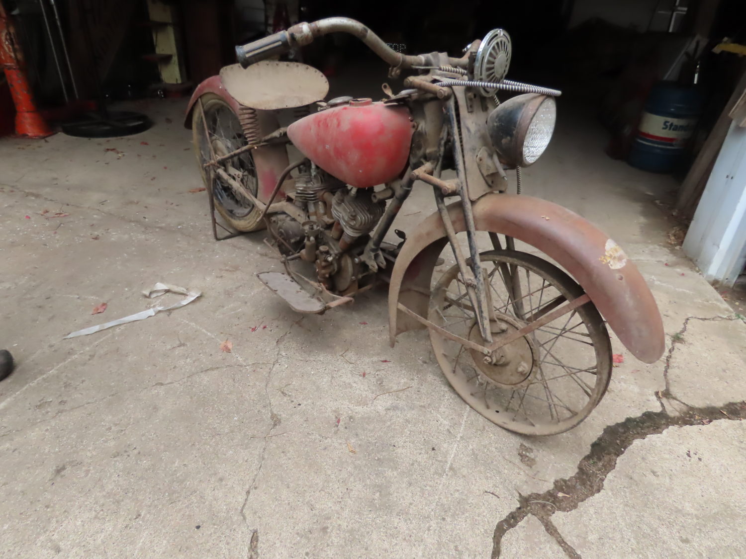 ONLINE ONLY! Indian Motorcycle, Classic Trucks, Signs, & More! The Jake Wurtzberger Auction - image 2